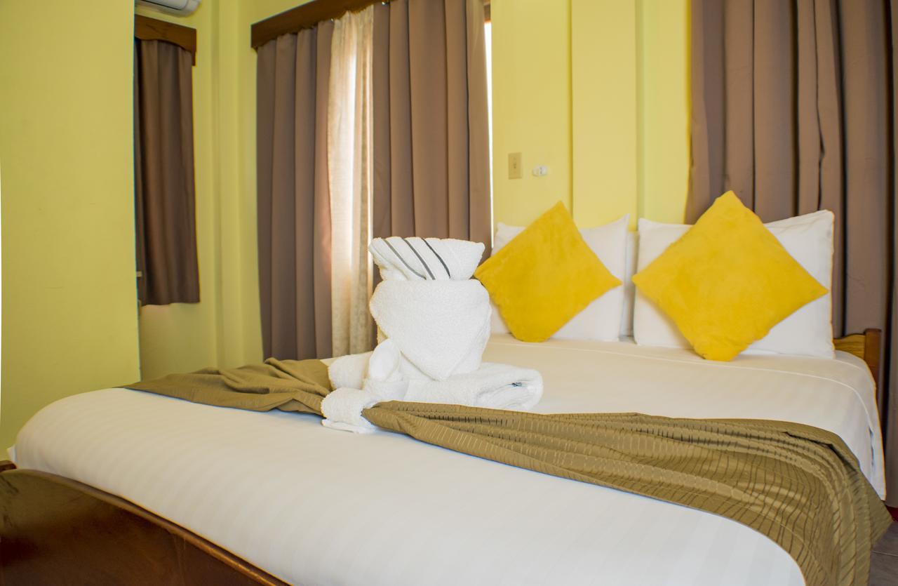 Belcove Hotel & Guesthouse ベリーズシティ エクステリア 写真